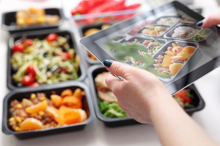 Tray sealing perfect for the online boom, says Proseal